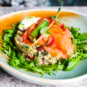 QUINOA SALMON SALAD